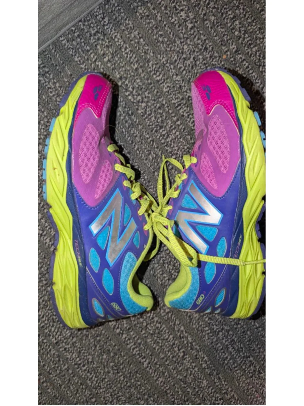 Women's New Balance 680 V3 Athletic Shoes 7.5 Purple Neon Green - Picture 2 of 5